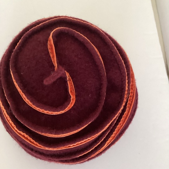 Italian Wool Felt Sculptural Beret Cloche Hat Burgundy Orange Trim Avant Garde - Picture 7 of 14
